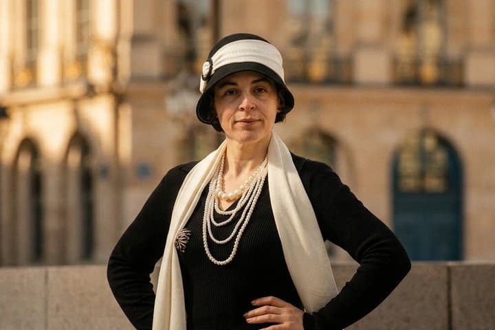 The Secrets of Coco Chanel : Unraveling the Fashion Icon