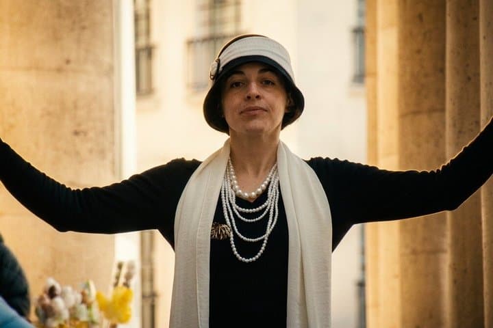 The Secrets of Coco Chanel : Unraveling the Fashion Icon
