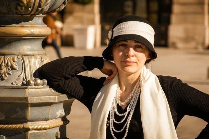 The Secrets of Coco Chanel : Unraveling the Fashion Icon