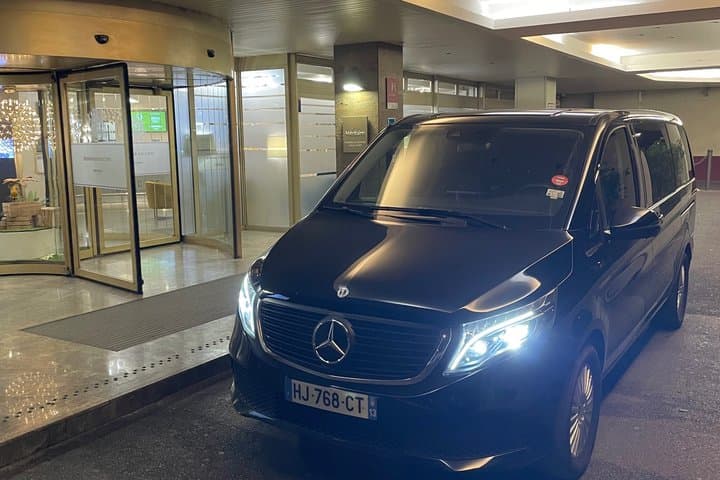Private Marseille Tour in Luxury Van Notre Dame Corniche Cassis