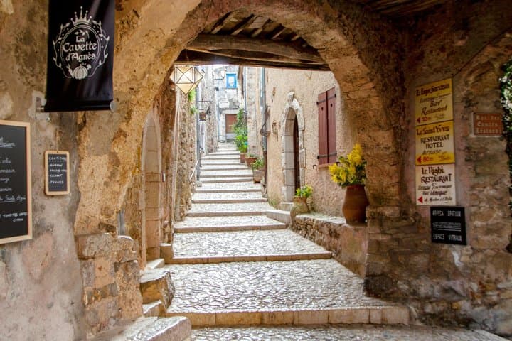 Èze Walking Tour of Medieval Village and Exotic Garden from Nice