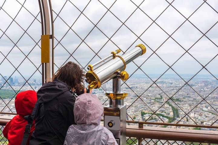 Eiffel Tower Private Tour up to the Summit with Champagne