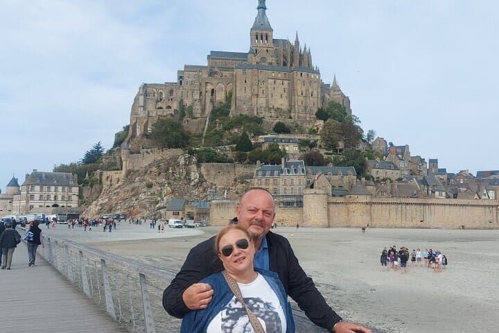 Paris to Mont Saint Michel Private Group Daytrip