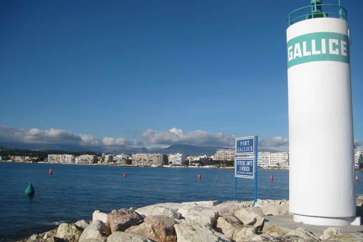 Cannes Sunset Beach Yoga & Unforgettable Riviera Apéro