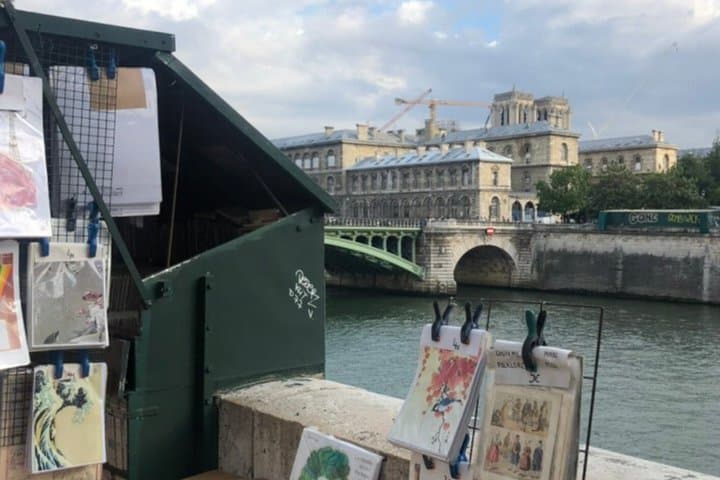 Paris: Walking Tour with Stop at Notre-Dame Cathedral