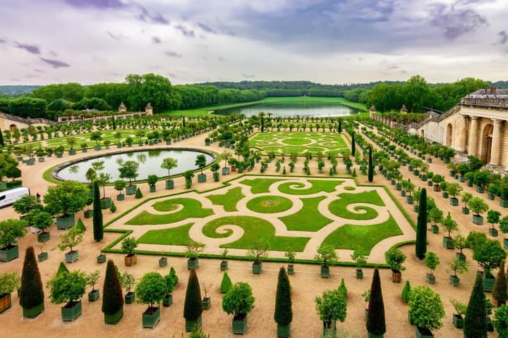 From Paris: Versailles Palace Private Guided Tour with Transfer