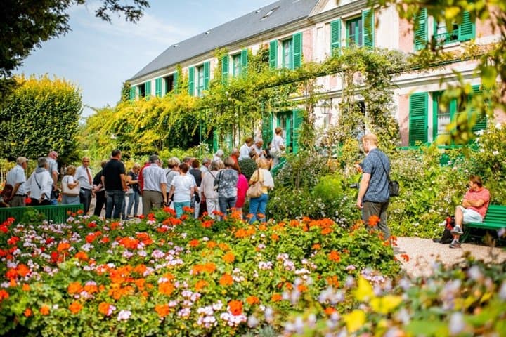 From Paris Day Tour to Giverny and Van Gogh Auvers sur Oise