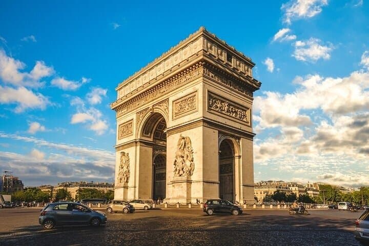 Private Tour of Paris Arc de Triomphe, Champs-Élysées, & Macarons