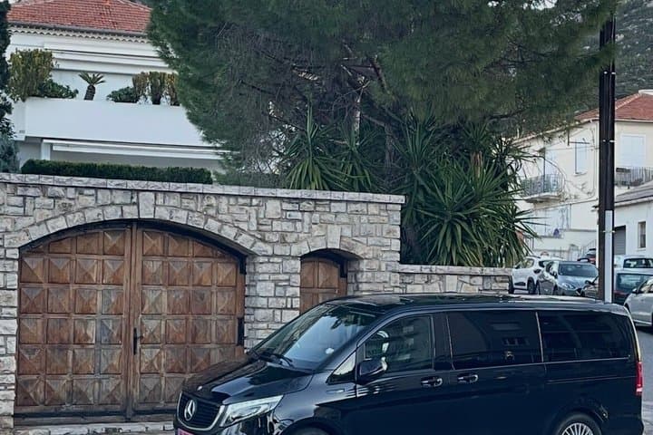 Private transfer van Marseille airport to cruise ship