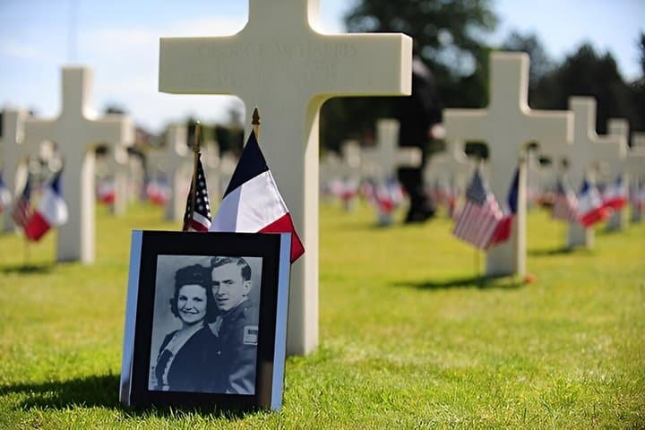Honfleur Shore Excursion: Private D-Day Beaches Tour