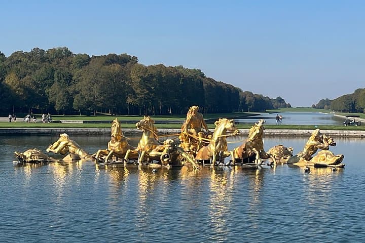 Versailles Horseback Riding Tour with Transfer from Paris