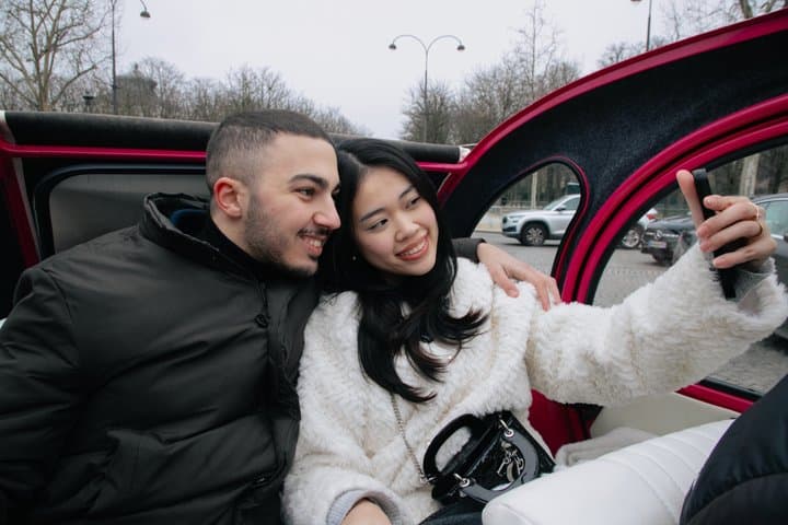 1h 2CV ride through Paris with photo stops