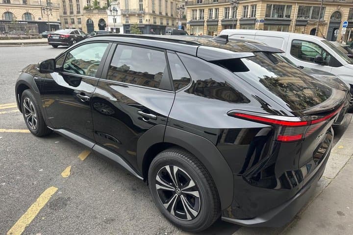 Private Check-out transfer from Paris to BVA airport