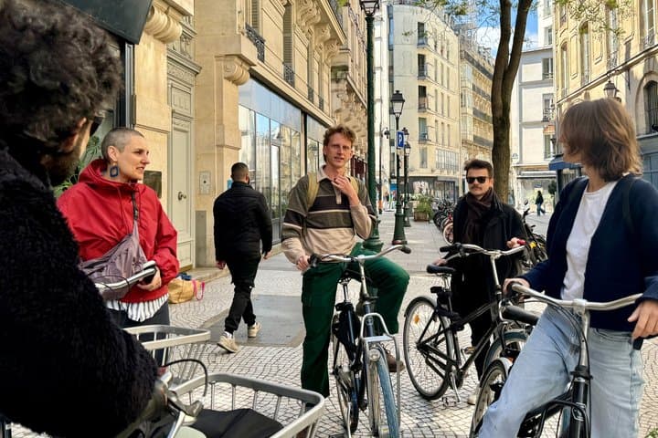 Dutch 3 Hour Bike Tour Hidden Gems of Paris with Local Guide