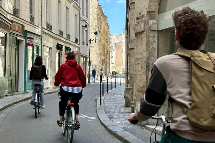 Dutch 3 Hour Bike Tour Hidden Gems of Paris with Local Guide