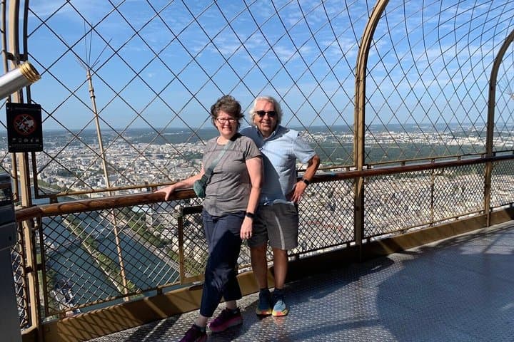 Eiffel Tower Private Tour up to the Summit with Champagne