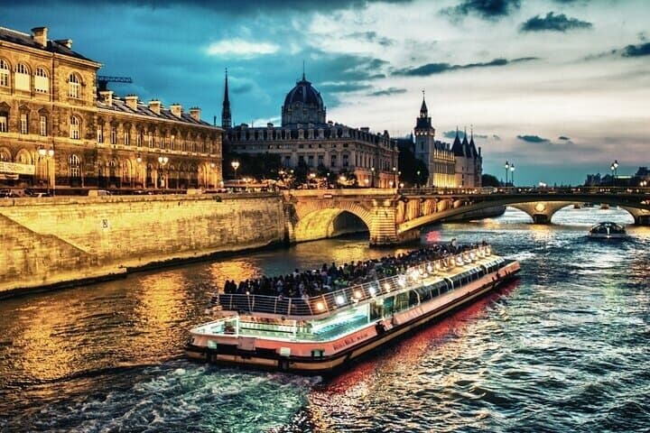 Eiffel Tower Grounds Walk and Seine River Dining Cruise