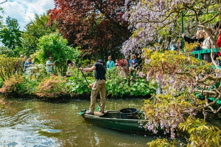 Giverny Monet’s Home and Gardens Half Day Tour from Paris