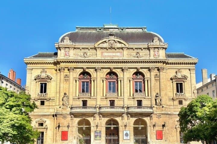 Lyon: Hidden Traboules and Old Town Walking Tour