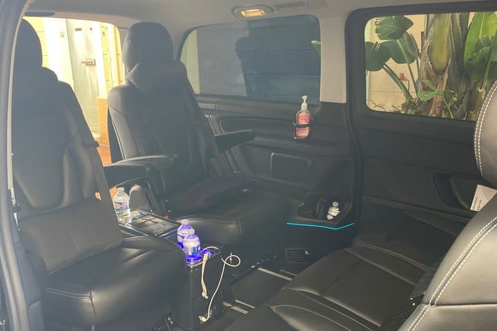 Private van transfer from Marseille airport to Cassis