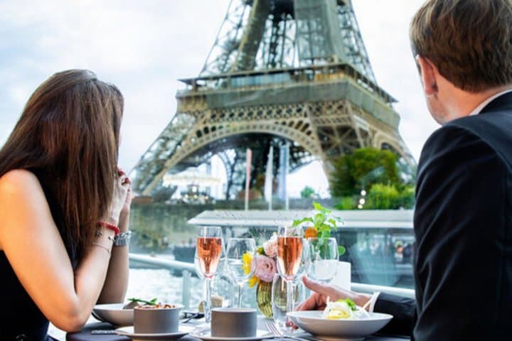 Paris Investment and Leisure Tour Dinning on the Seine cruise