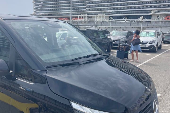 Private van transfer from Marseille airport to Saint-Tropez.