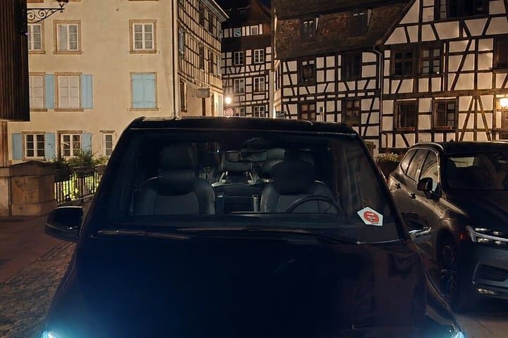 Paris CDG Airport Private Transfer Premium Van and Sedan 24 7