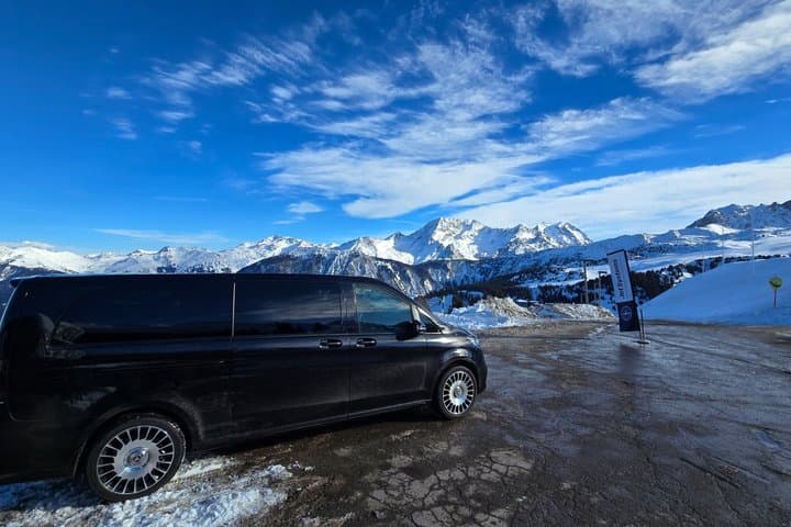 Paris CDG Airport Private Transfer Premium Van and Sedan 24 7