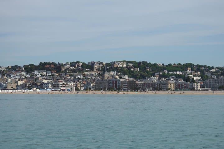 Private D Day Tour in Normandy from Paris with driver