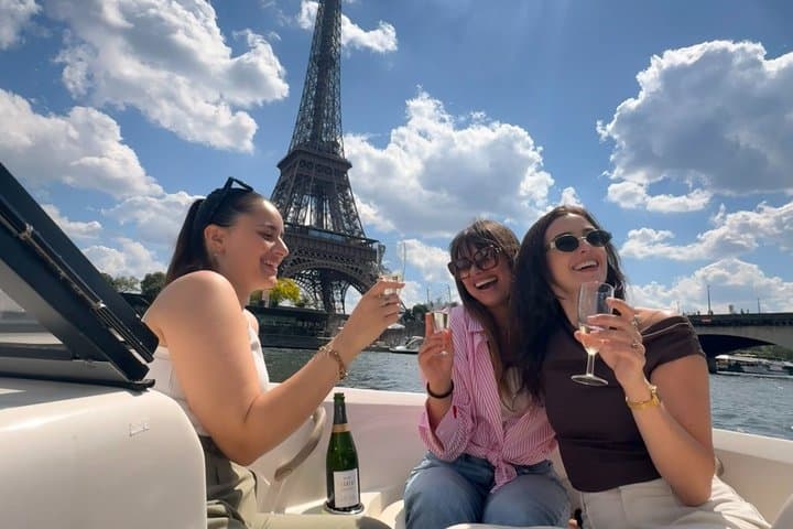 Private cruise on the Seine