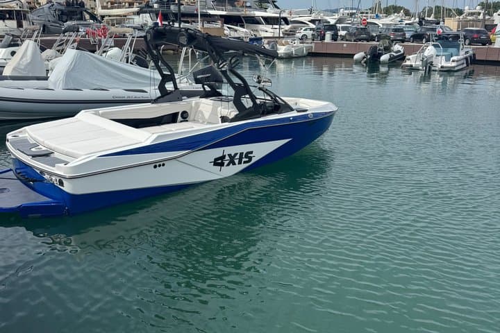 Private Wakesurf Wakeboard & Boat Experience Saint-Tropez