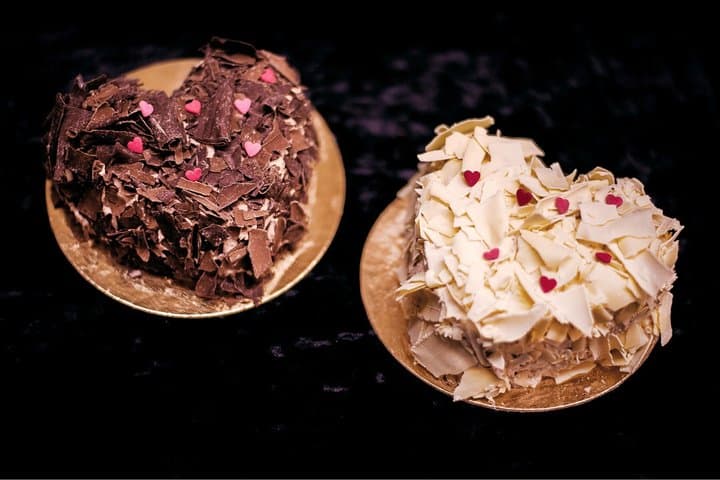 Lyon: Private Pastry Tour Through Old Town and Traboules