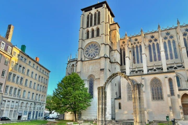 Lyon: Hidden Traboules and Old Town Private Walking Tour