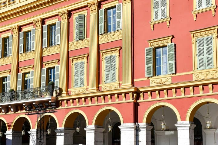 Nice Old Town Secrets and Beach Brunch Tour