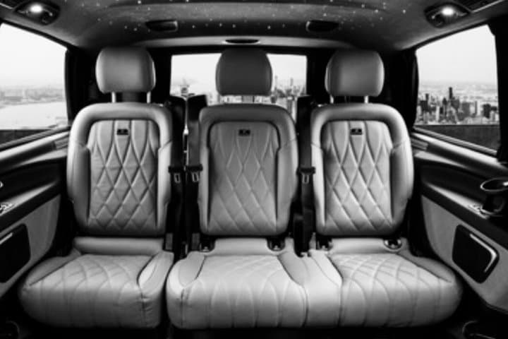Private Paris Car City Tour with Main Landmarks Photos Stops