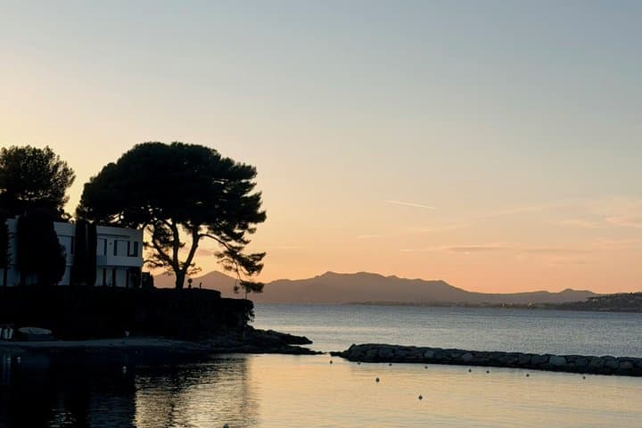 Cannes Signature Escape: Yoga & Kayaking to Lérins Islands