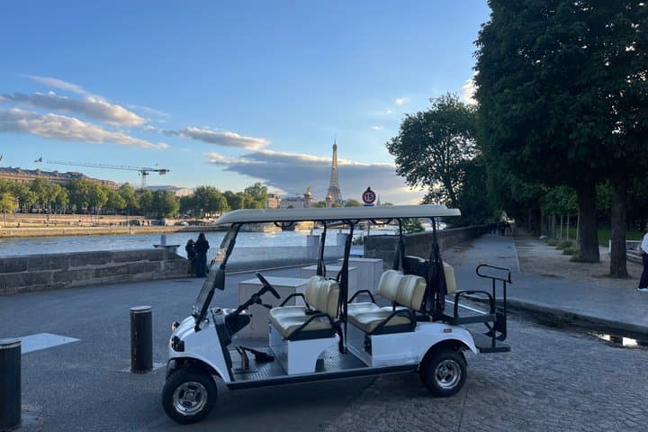 Private Chic Cart Experience in C'est La Vie Paris