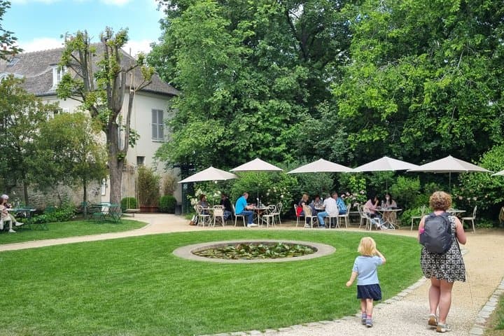 Full Tour of Montmartre and Guided Museum Tour