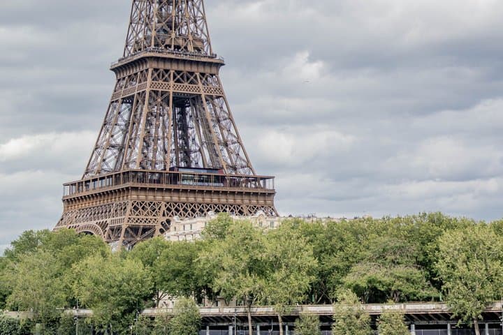 Murder City Game with Live Escort in Paris