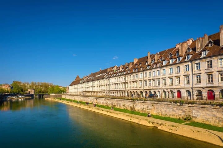 Hello Besançon: Private 2-Hour Intro City Walk with Local Guide
