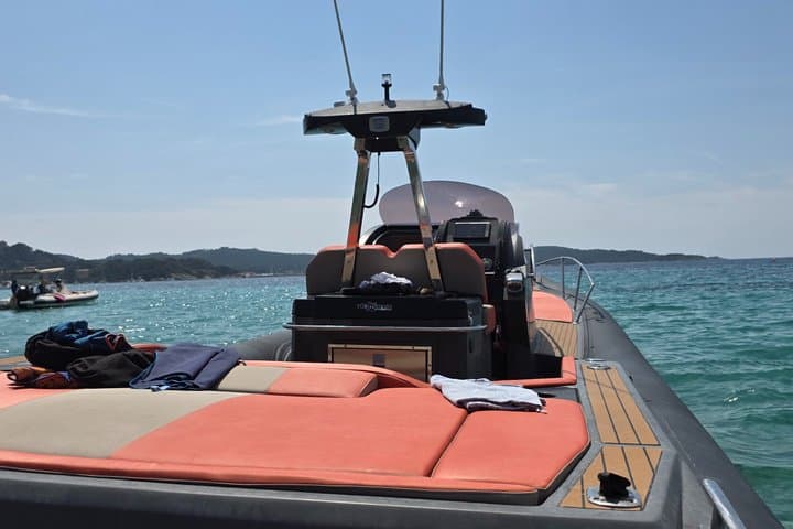 Premium private excursion Porquerolles – boat 11m