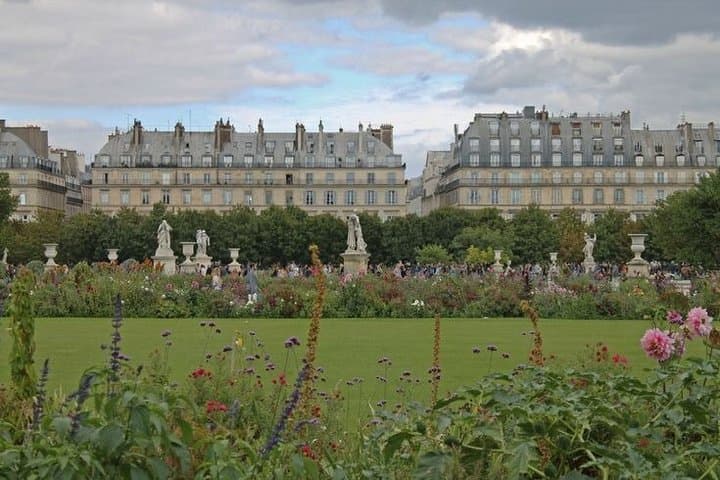 History Walking Tour in the heart of Paris, along the Seine