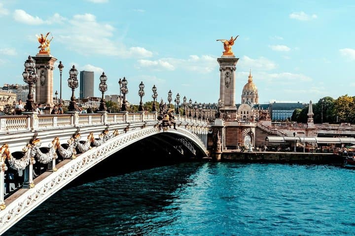 Aquarium Ticket and Digital City Tour in Paris