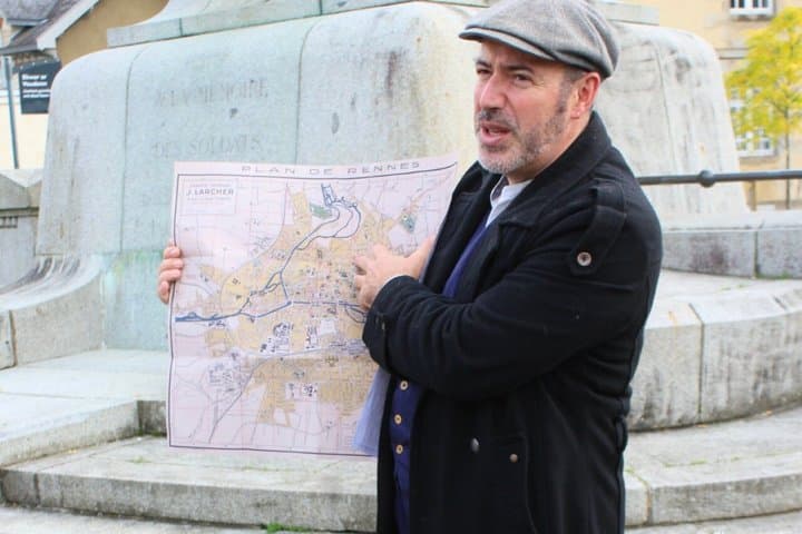 Unusual guided tour of Rennes immersed in 1944