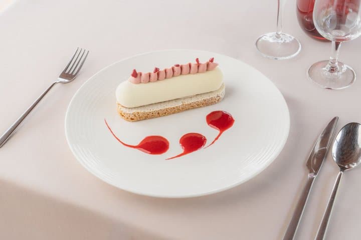 Bateaux Mouches® Lunch Cruise on the Seine River in Paris