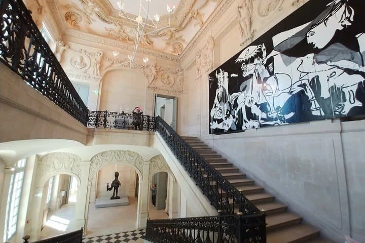 Paris Walking Tour with Picasso Museum Ticket