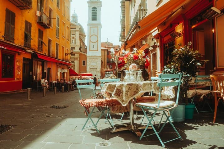 Nice Walking Tour: Hidden Gems & Riviera Stories