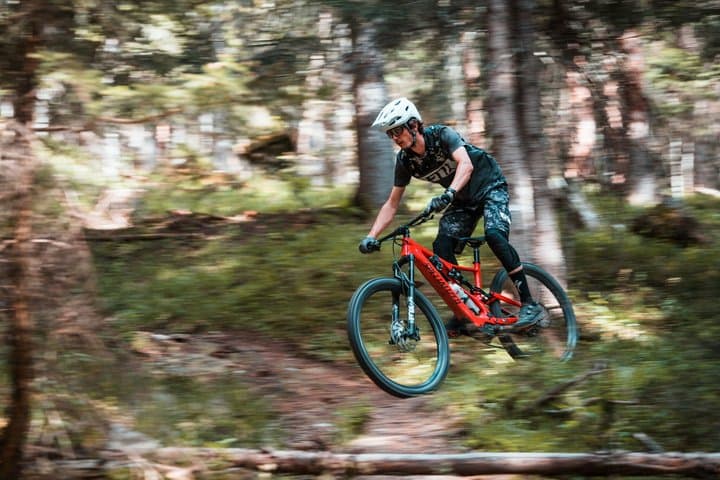 Chamonix: eBike tour around the Mont Blanc advanced level