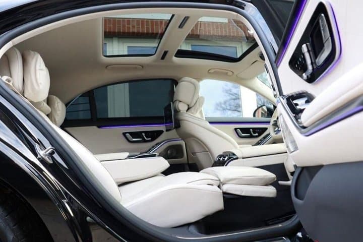 Paris Premium Private Chauffeur at Disposal