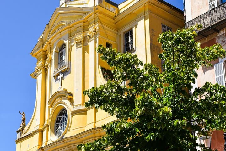 Seaside Treasures & Timeless Villages: Sanremo, Dolceacqua,Menton